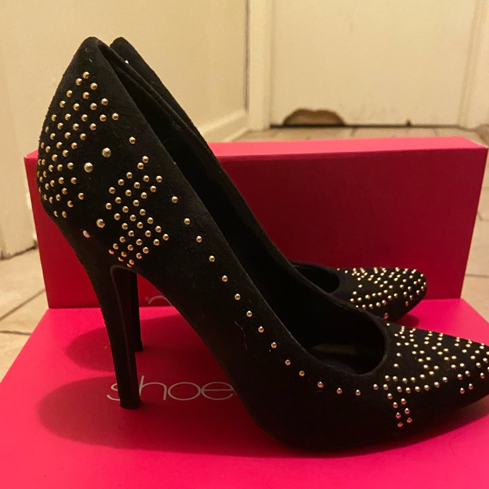 Just Fab Black & Gold studded Pumps 8